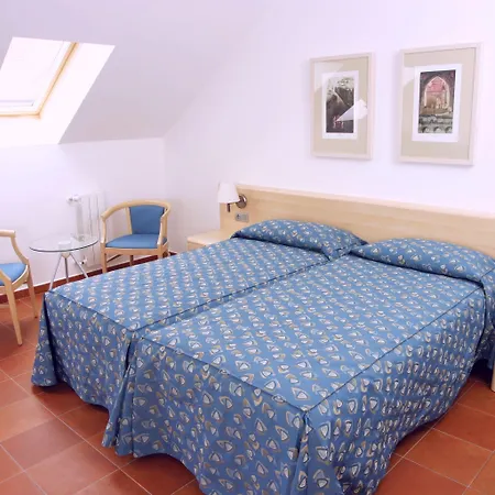 ホテル シーザー 4*