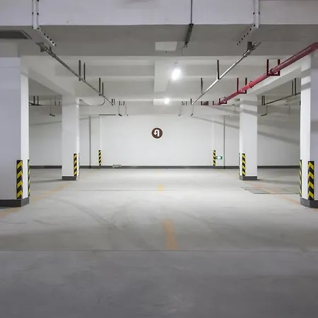 シーザー 4* プラハ