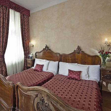 Caesar 4* Prague