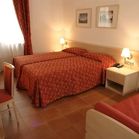 Hotel Caesar 4*