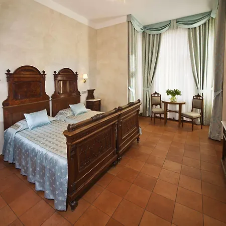 Caesar 4* Prague
